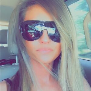 Meet your Posher, Allyson